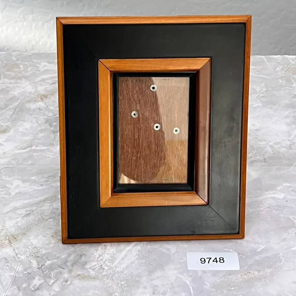 Solid Two Tone Wood Photo Frame 4 x 6